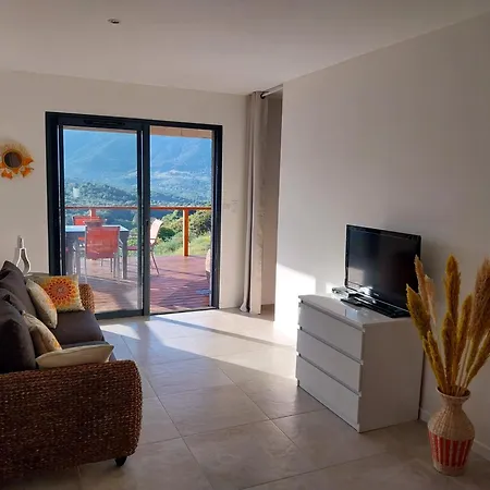 Magnifique Entre Et Montagne Apartment Tiuccia